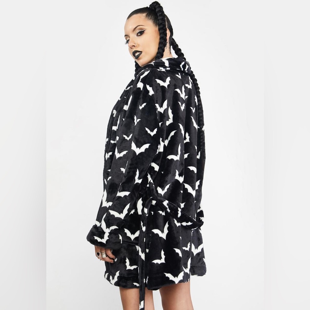 Bat Behavior Robe - Picture 3 of 3